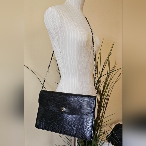 🖤 Louis Vuitton Epi Montaigne 🖤 - Picture 15 of 16